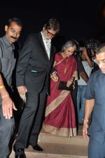 Amitabh Bachchan, Jaya Bachchan at Amish Trpathi_s success bash in Taj Land_s End, Mumbai on 31st March 2013 (116).JPG